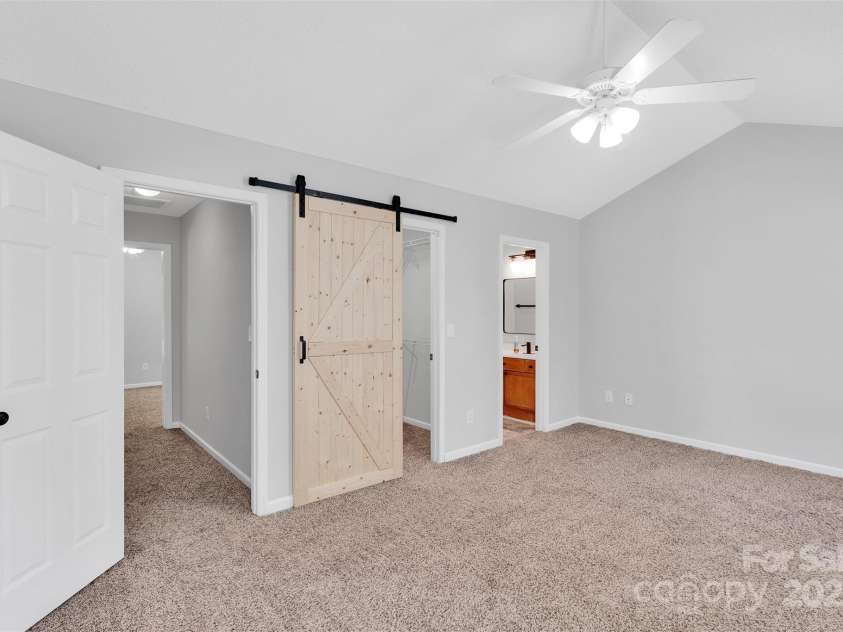 4586 Antelope Lane, Charlotte, NC 28269.  MLS# CAR4279395, YatesRealty ID 7840. 