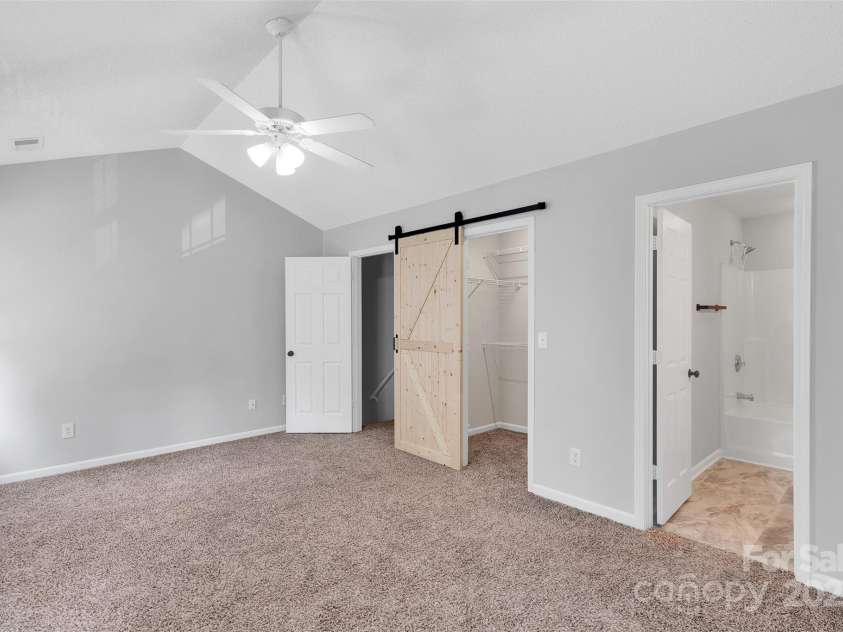 4586 Antelope Lane, Charlotte, NC 28269.  MLS# CAR4279395, YatesRealty ID 7840. 