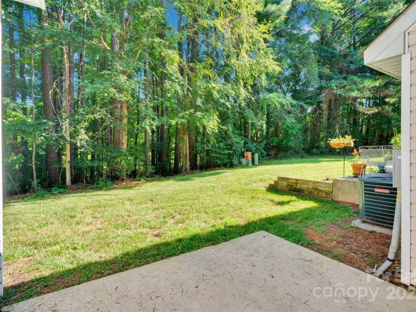 4586 Antelope Lane, Charlotte, NC 28269.  MLS# CAR4279395, YatesRealty ID 7840. 