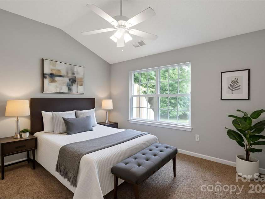 4586 Antelope Lane, Charlotte, NC 28269.  MLS# CAR4279395, YatesRealty ID 7840. Virtually Staged