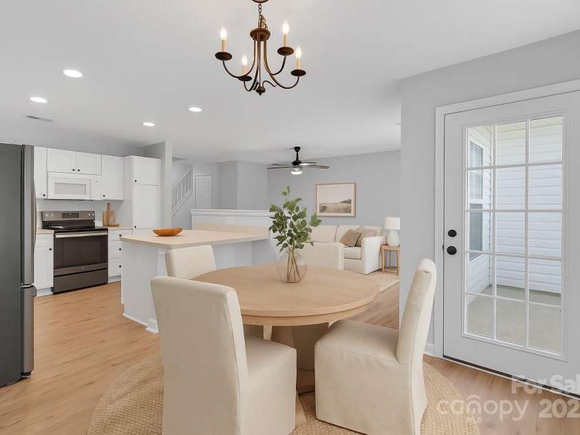 4586 Antelope Lane, Charlotte, NC 28269.  MLS# CAR4279395, YatesRealty ID 7840. Virtually Staged