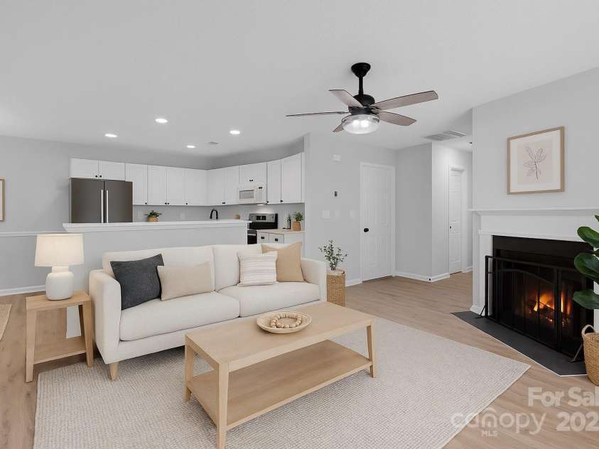 4586 Antelope Lane, Charlotte, NC 28269.  MLS# CAR4279395, YatesRealty ID 7840. Virtually Staged