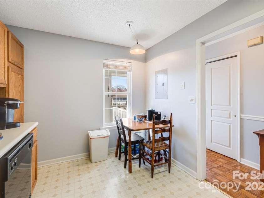 2904 Sagamore Lane, Asheville, NC 28806.  MLS# CAR4327519, YatesRealty ID 7841. 