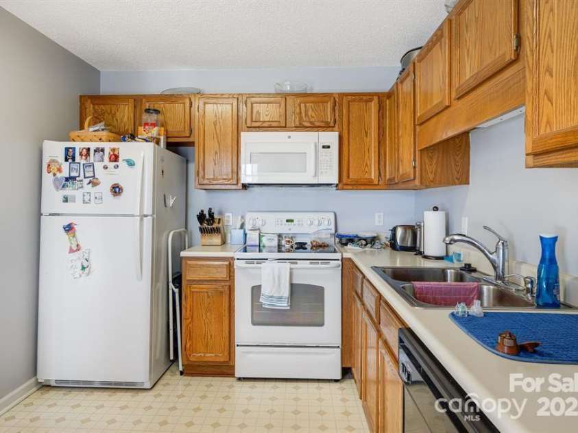 2904 Sagamore Lane, Asheville, NC 28806.  MLS# CAR4327519, YatesRealty ID 7841. 