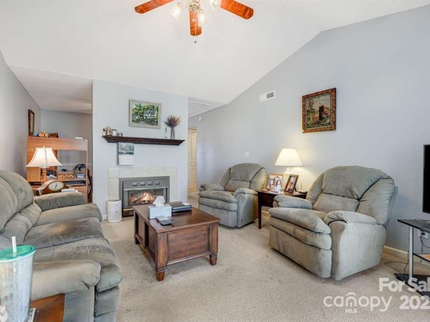 2904 Sagamore Lane, Asheville, NC 28806.  MLS# CAR4327519, YatesRealty ID 7841. 