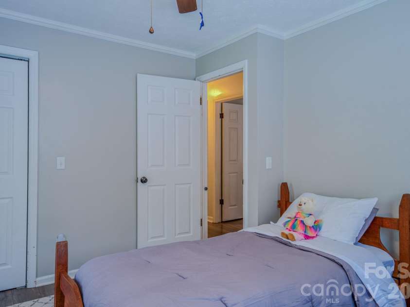 195 Long John Drive, Hendersonville, NC 28791.  MLS# CAR4360277, YatesRealty ID 7842. BEDROOM NO 2