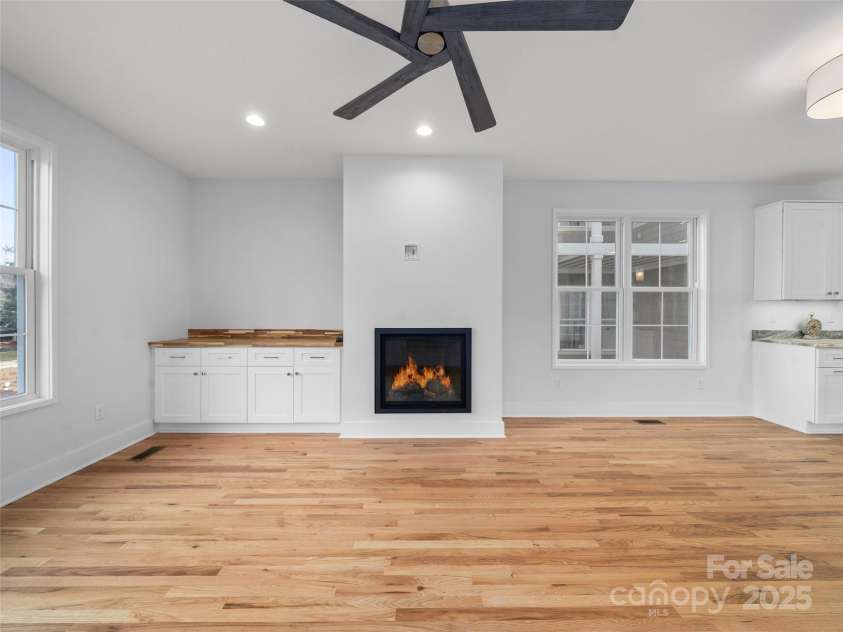 36 Skyvue Court, Saluda, NC 28773.  MLS# CAR4199719, YatesRealty ID 7844. 