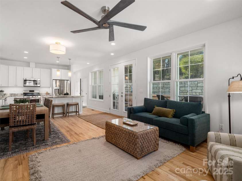 43 Skyvue Court, Saluda, NC 28773.  MLS# CAR4199637, YatesRealty ID 7845. 