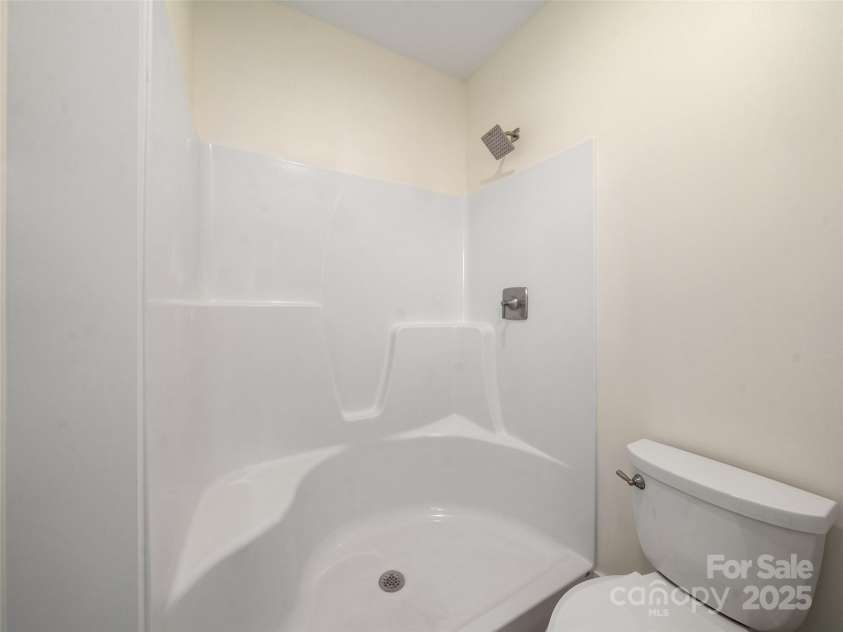 43 Skyvue Court, Saluda, NC 28773.  MLS# CAR4199637, YatesRealty ID 7845. 