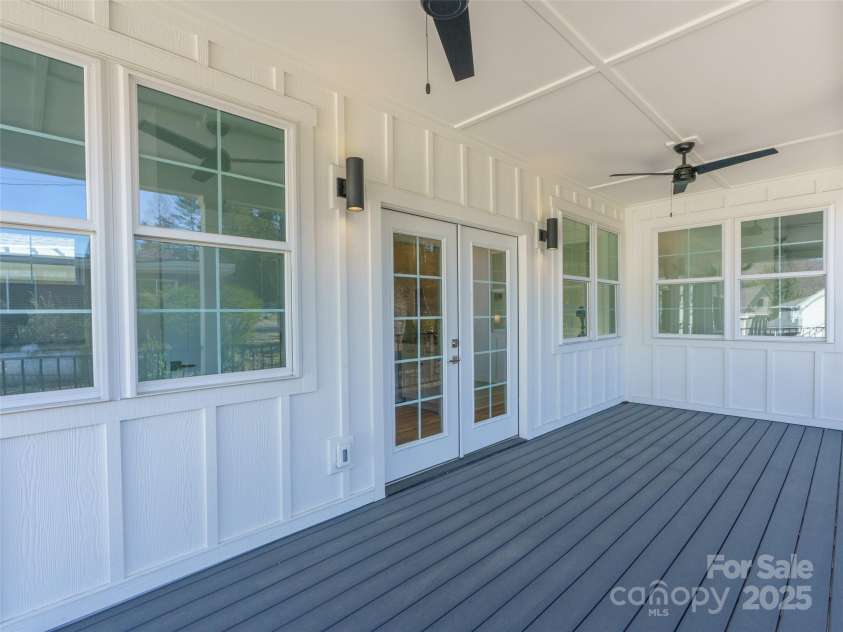 43 Skyvue Court, Saluda, NC 28773.  MLS# CAR4199637, YatesRealty ID 7845. 