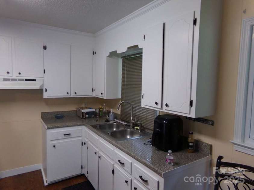 556 Roundtree Circle, Chester, SC 29706.  MLS# CAR4318394, YatesRealty ID 7846. 