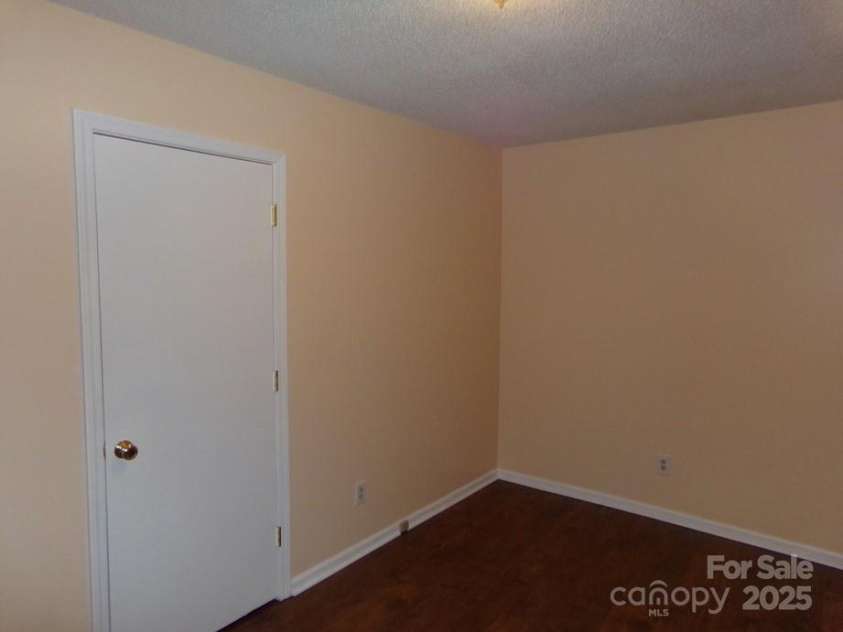 556 Roundtree Circle, Chester, SC 29706.  MLS# CAR4318394, YatesRealty ID 7846. 