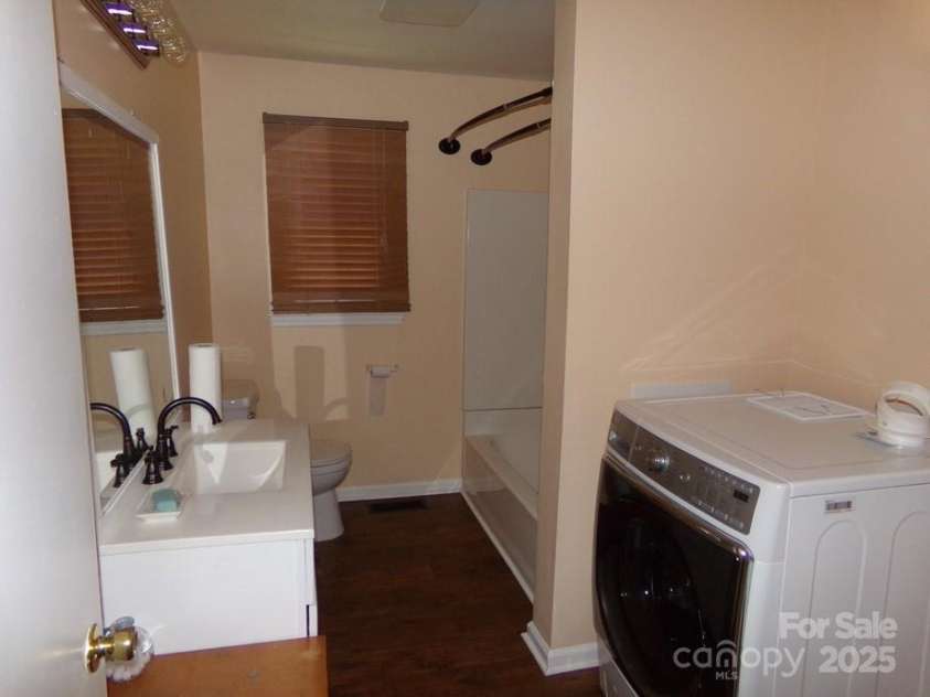 556 Roundtree Circle, Chester, SC 29706.  MLS# CAR4318394, YatesRealty ID 7846. 