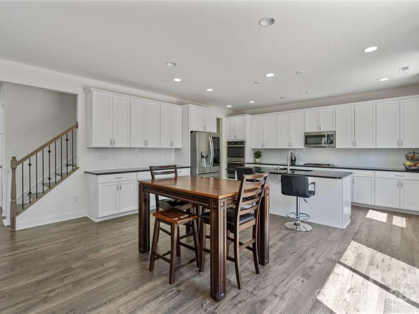184 Tetcott Street, Mooresville, NC 28115.  MLS# CAR4246979, YatesRealty ID 7848. Lot of cabinets