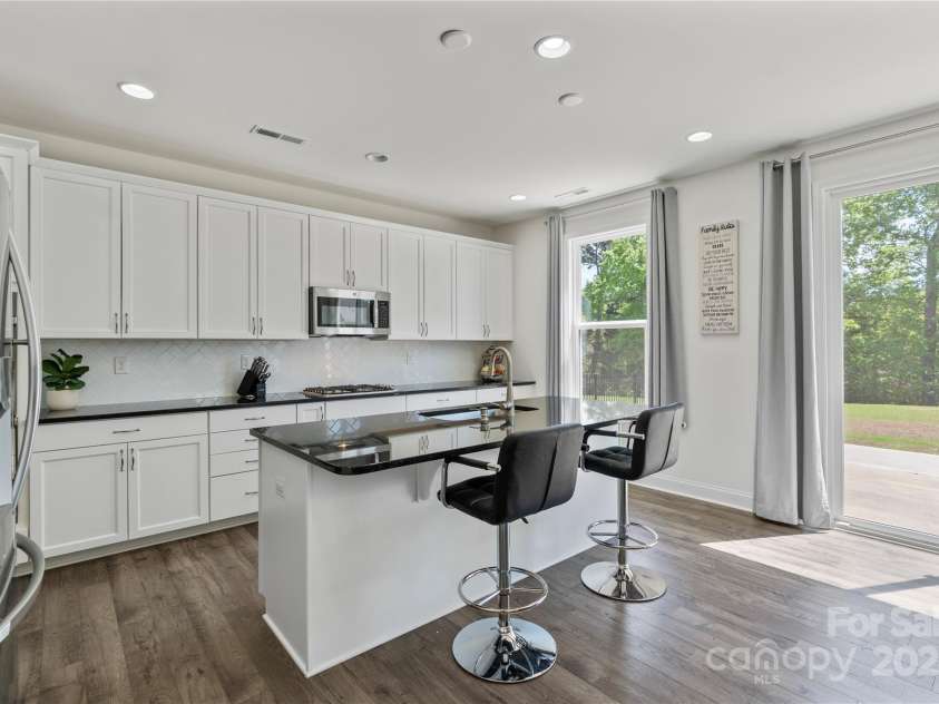 184 Tetcott Street, Mooresville, NC 28115.  MLS# CAR4246979, YatesRealty ID 7848. Spacious Kitchen