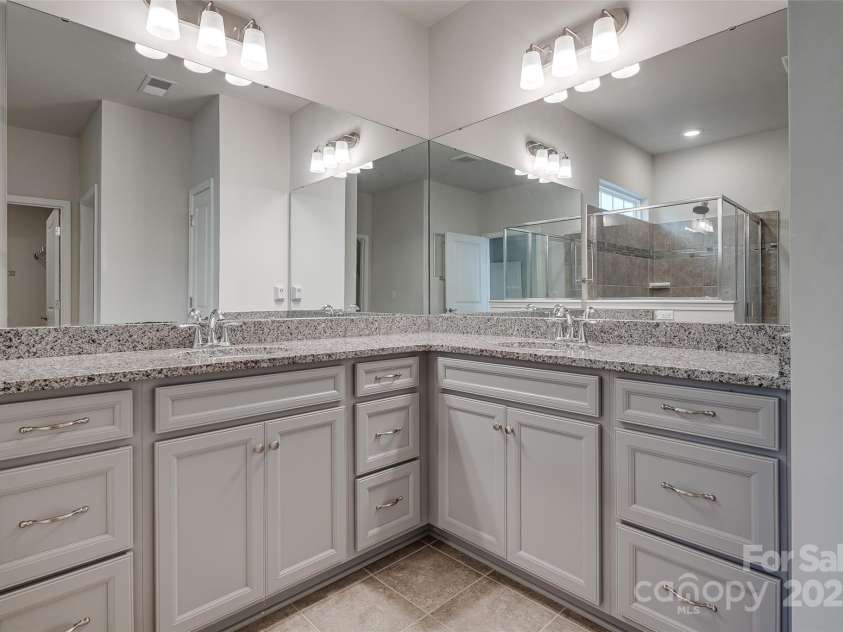 14124 Southbridge Forest Drive, Charlotte, NC 28273.  MLS# CAR4318269, YatesRealty ID 785. 