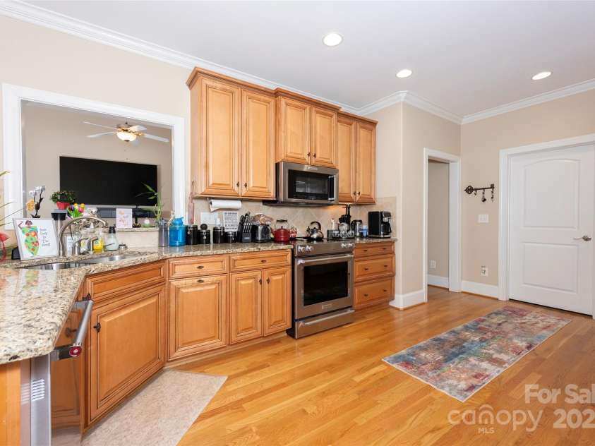 283 Norwood Hills Drive, Winston Salem, NC 27107.  MLS# CAR4333482, YatesRealty ID 785. 