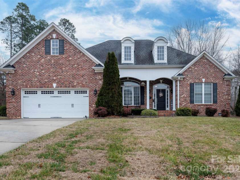 283 Norwood Hills Drive, Winston Salem, NC 27107.  MLS# CAR4333482, YatesRealty ID 785. 