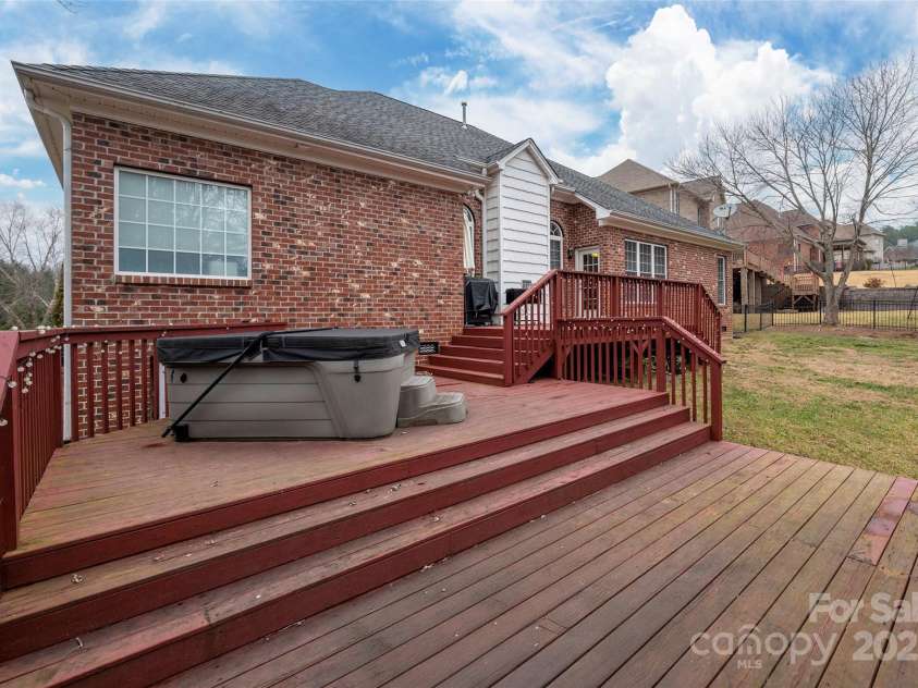 283 Norwood Hills Drive, Winston Salem, NC 27107.  MLS# CAR4333482, YatesRealty ID 785. 