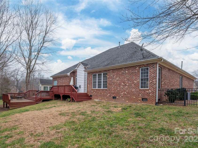 283 Norwood Hills Drive, Winston Salem, NC 27107.  MLS# CAR4333482, YatesRealty ID 785. 