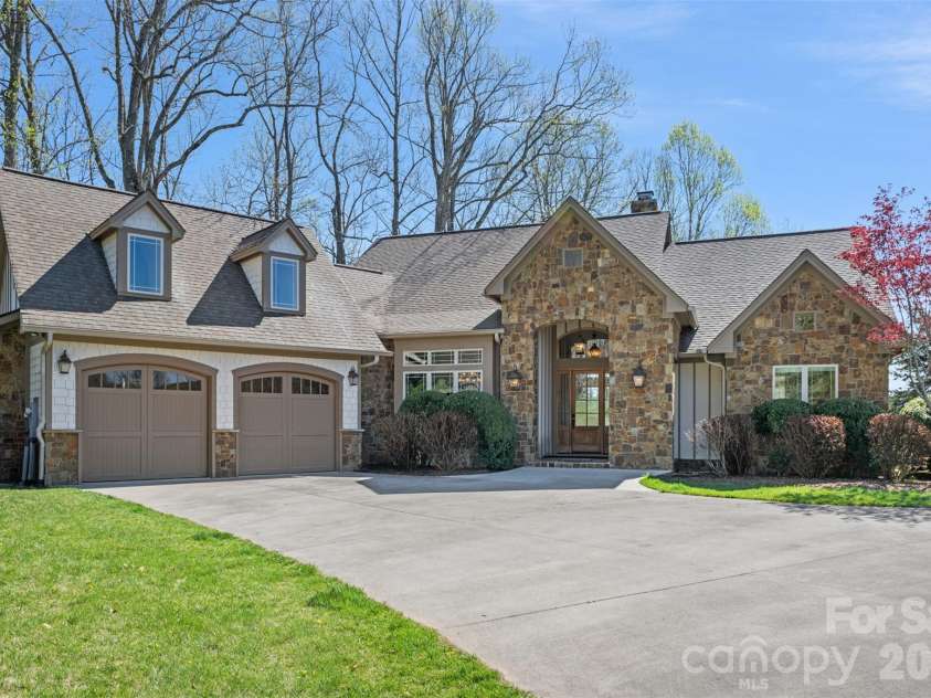 46 N Ridge Lane, Newland, NC 28657.  MLS# CAR4364617, YatesRealty ID 7850. 