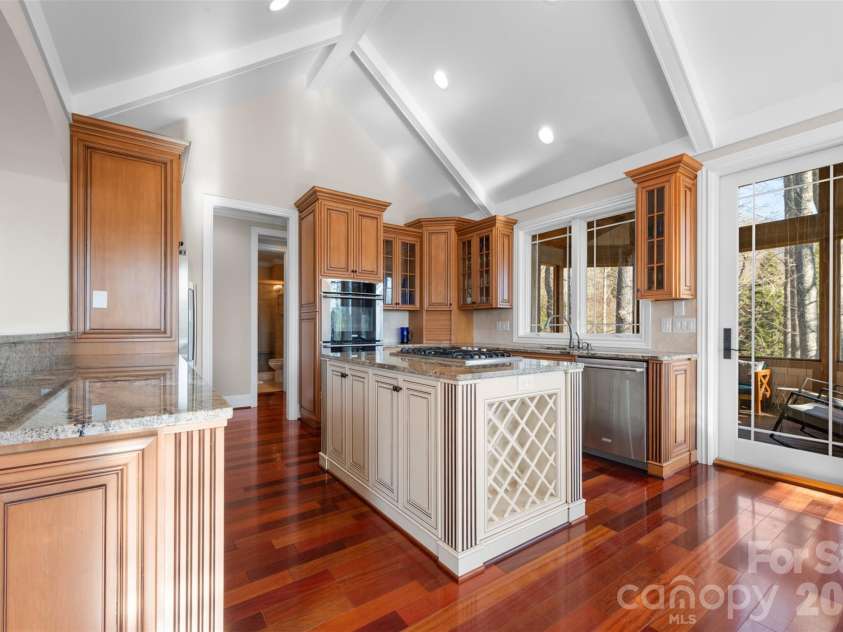 46 N Ridge Lane, Newland, NC 28657.  MLS# CAR4364617, YatesRealty ID 7850. 