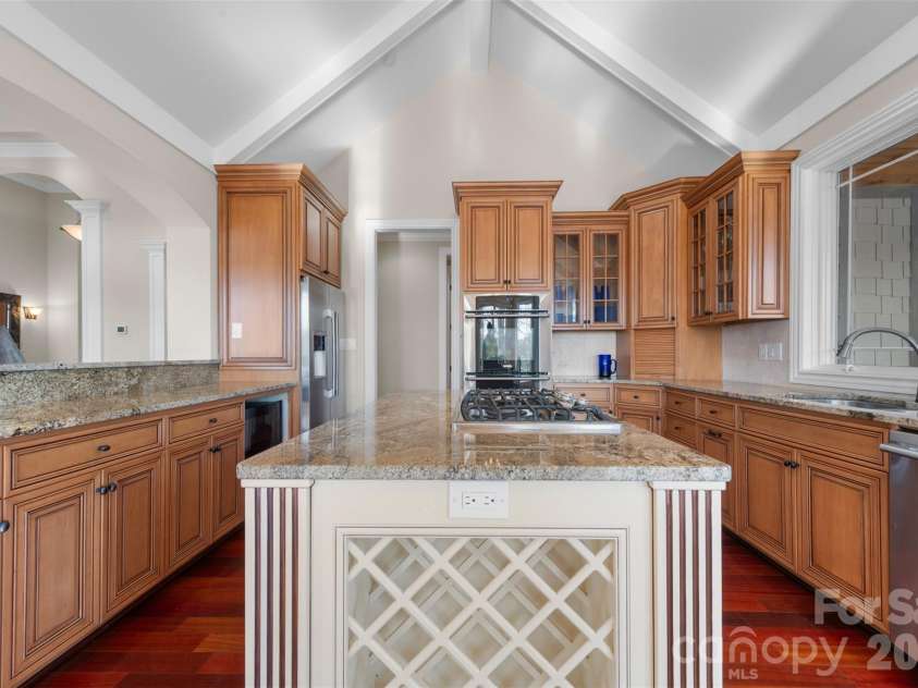 46 N Ridge Lane, Newland, NC 28657.  MLS# CAR4364617, YatesRealty ID 7850. 