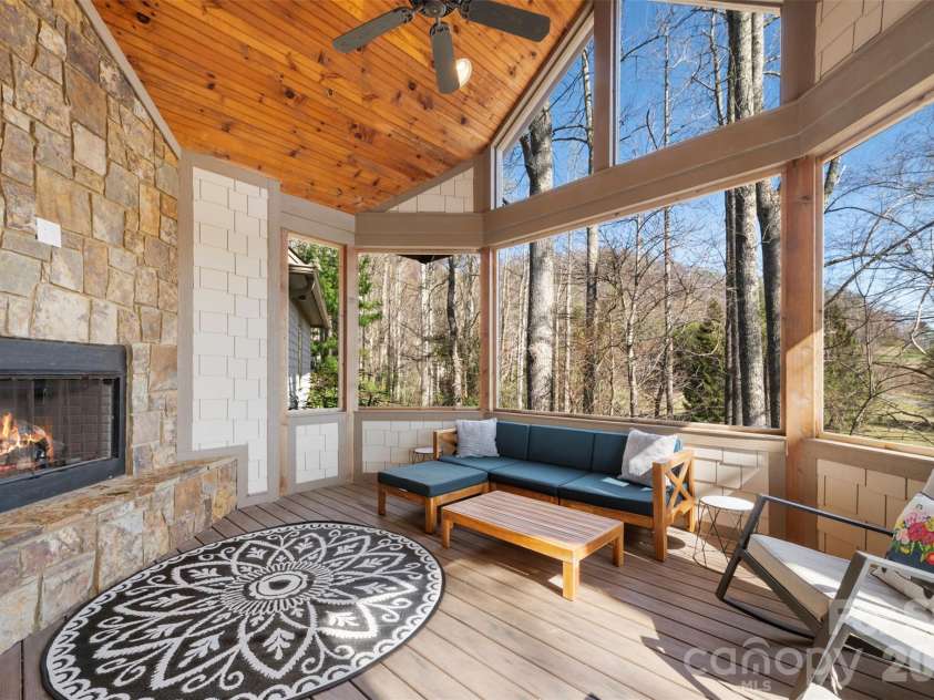 46 N Ridge Lane, Newland, NC 28657.  MLS# CAR4364617, YatesRealty ID 7850. 