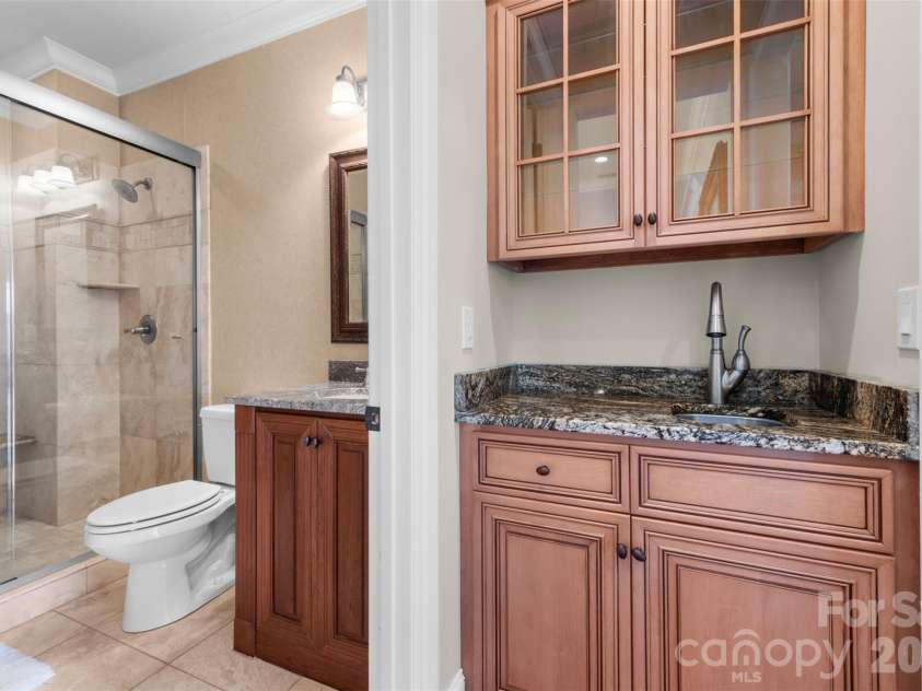 46 N Ridge Lane, Newland, NC 28657.  MLS# CAR4364617, YatesRealty ID 7850. 
