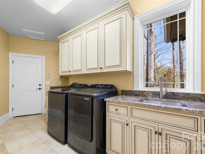 46 N Ridge Lane, Newland, NC 28657.  MLS# CAR4364617, YatesRealty ID 7850. 