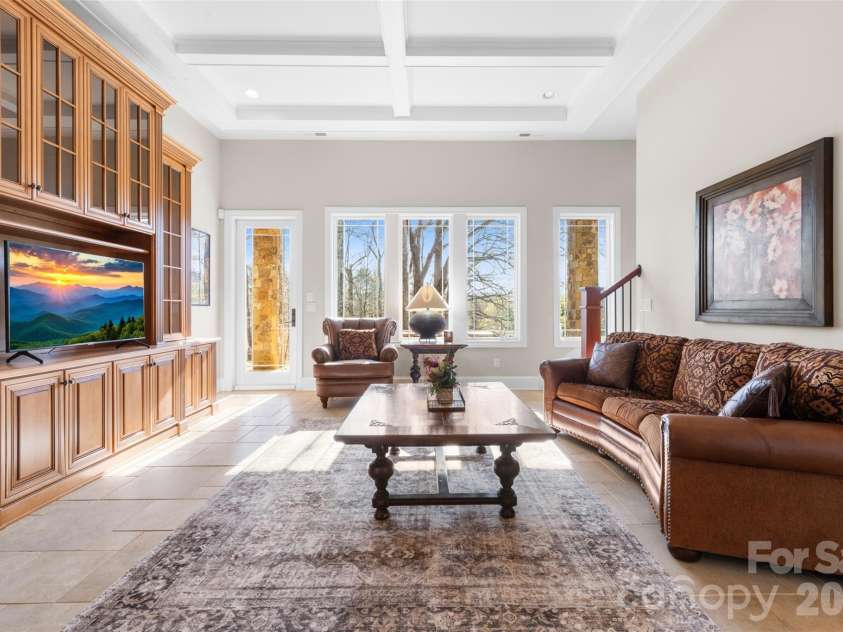 46 N Ridge Lane, Newland, NC 28657.  MLS# CAR4364617, YatesRealty ID 7850. 