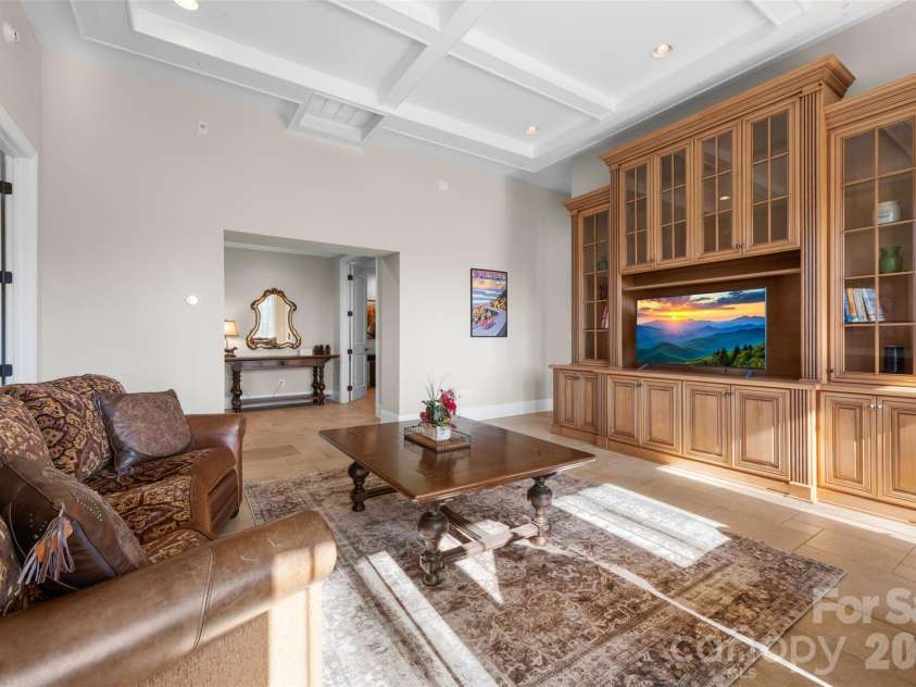 46 N Ridge Lane, Newland, NC 28657.  MLS# CAR4364617, YatesRealty ID 7850. 