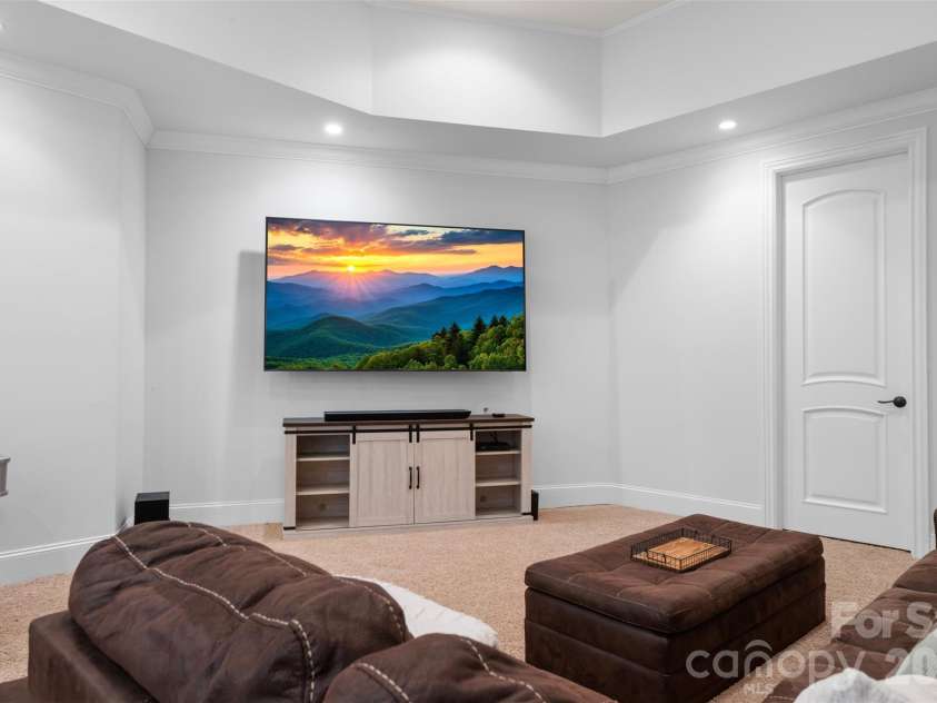 46 N Ridge Lane, Newland, NC 28657.  MLS# CAR4364617, YatesRealty ID 7850. 