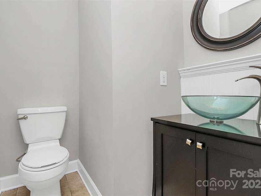 2321 Heathershire Lane, Matthews, NC 28105.  MLS# CAR4221274, YatesRealty ID 7851. 