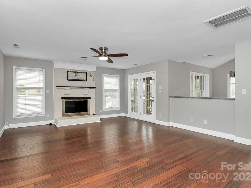 2321 Heathershire Lane, Matthews, NC 28105.  MLS# CAR4221274, YatesRealty ID 7851. 