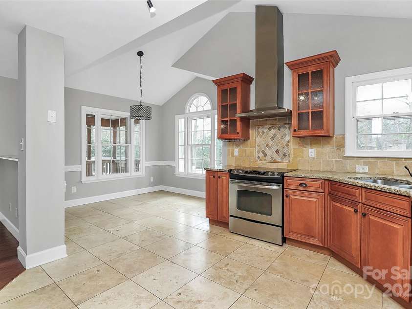 2321 Heathershire Lane, Matthews, NC 28105.  MLS# CAR4221274, YatesRealty ID 7851. 