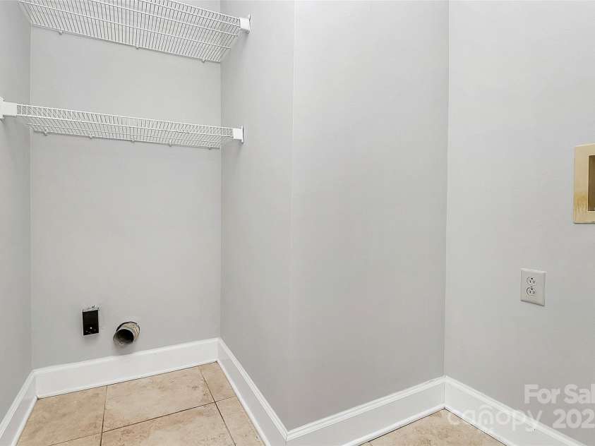 2321 Heathershire Lane, Matthews, NC 28105.  MLS# CAR4221274, YatesRealty ID 7851. 