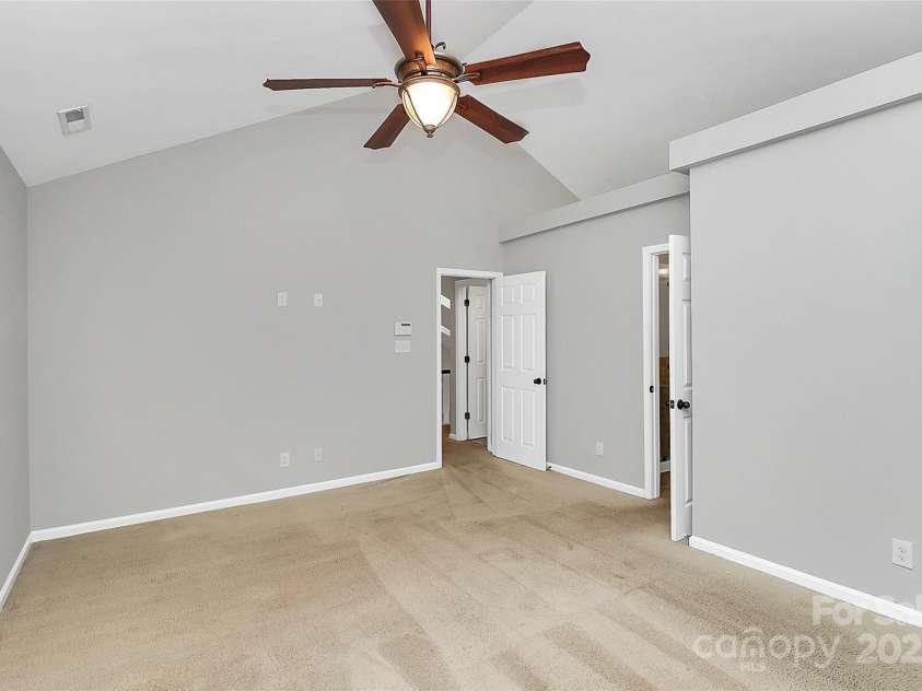 2321 Heathershire Lane, Matthews, NC 28105.  MLS# CAR4221274, YatesRealty ID 7851. 