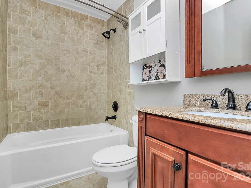 2321 Heathershire Lane, Matthews, NC 28105.  MLS# CAR4221274, YatesRealty ID 7851. 