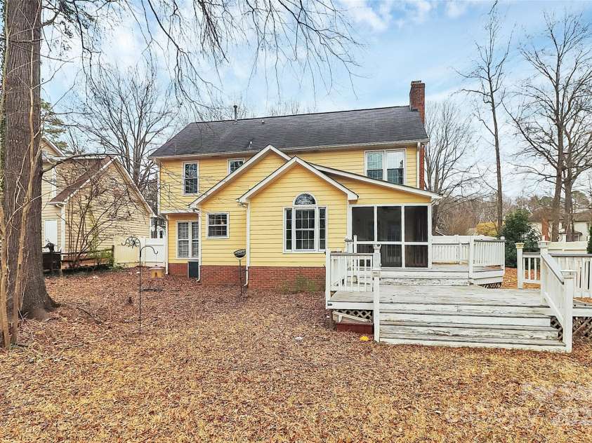 2321 Heathershire Lane, Matthews, NC 28105.  MLS# CAR4221274, YatesRealty ID 7851. 