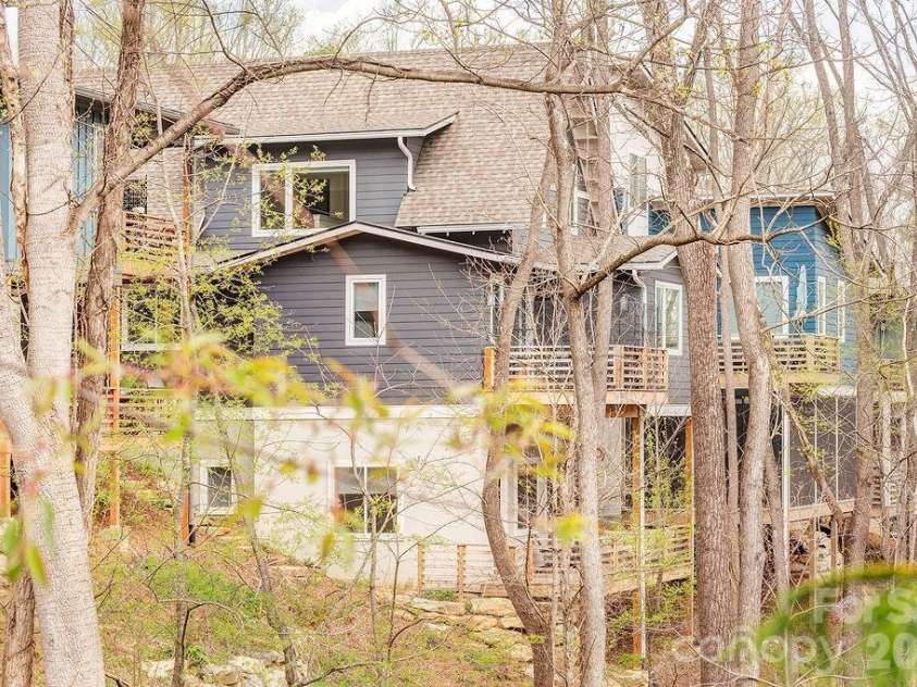 21 Orrinel Way, Asheville, NC 28806.  MLS# CAR4333114, YatesRealty ID 7852. 