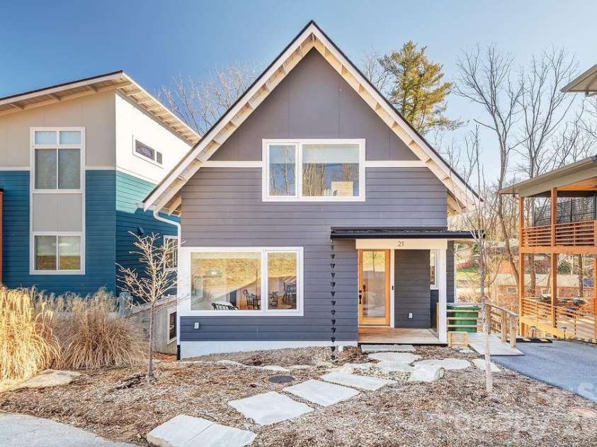 21 Orrinel Way, Asheville, NC 28806.  MLS# CAR4333114, YatesRealty ID 7852. 