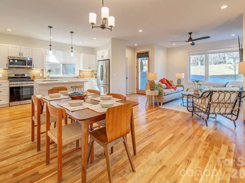 21 Orrinel Way, Asheville, NC 28806.  MLS# CAR4333114, YatesRealty ID 7852. 