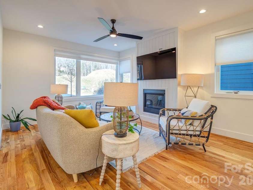 21 Orrinel Way, Asheville, NC 28806.  MLS# CAR4333114, YatesRealty ID 7852. 