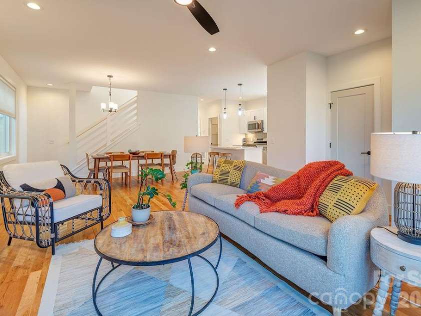 21 Orrinel Way, Asheville, NC 28806.  MLS# CAR4333114, YatesRealty ID 7852. 