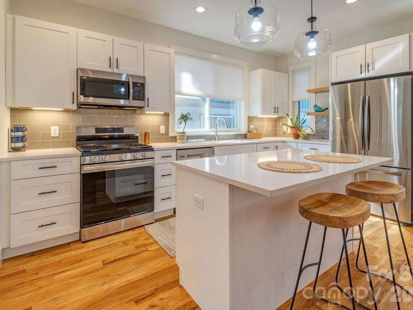 21 Orrinel Way, Asheville, NC 28806.  MLS# CAR4333114, YatesRealty ID 7852. 
