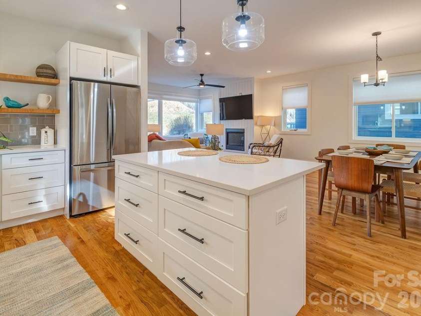 21 Orrinel Way, Asheville, NC 28806.  MLS# CAR4333114, YatesRealty ID 7852. 