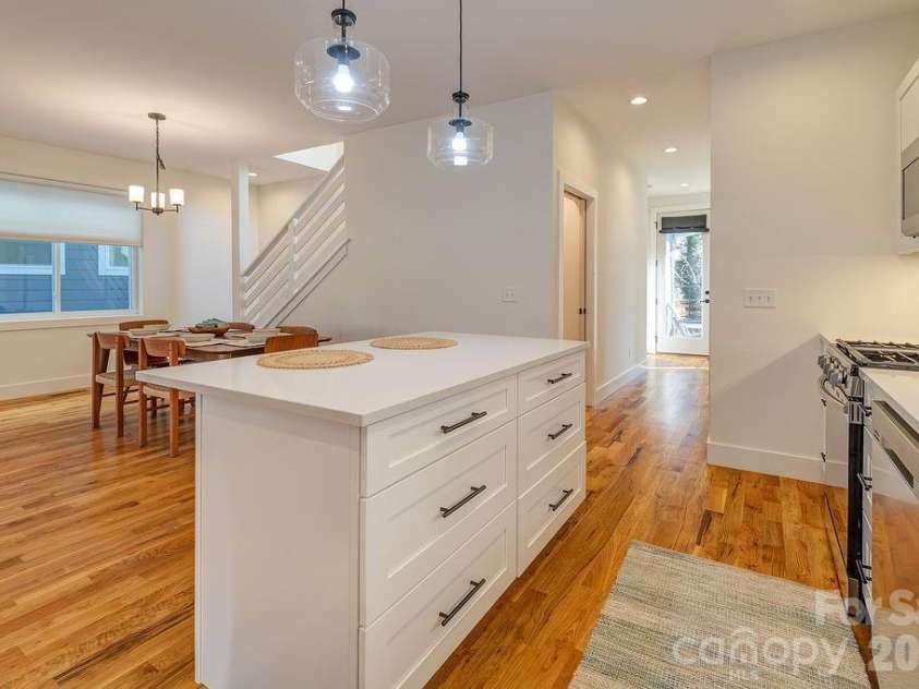 21 Orrinel Way, Asheville, NC 28806.  MLS# CAR4333114, YatesRealty ID 7852. 