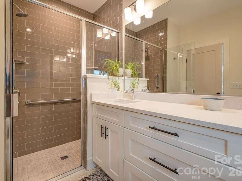 21 Orrinel Way, Asheville, NC 28806.  MLS# CAR4333114, YatesRealty ID 7852. 