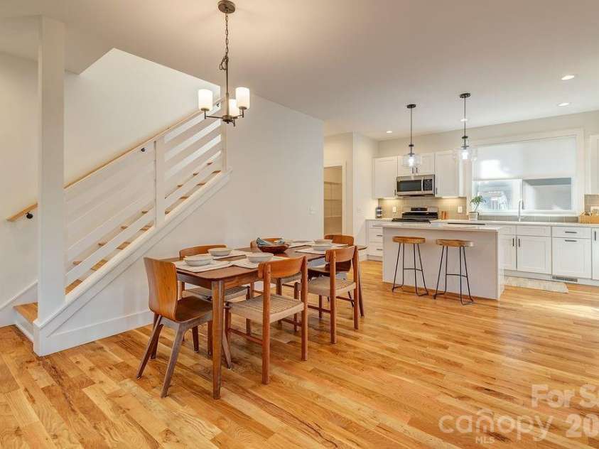 21 Orrinel Way, Asheville, NC 28806.  MLS# CAR4333114, YatesRealty ID 7852. 
